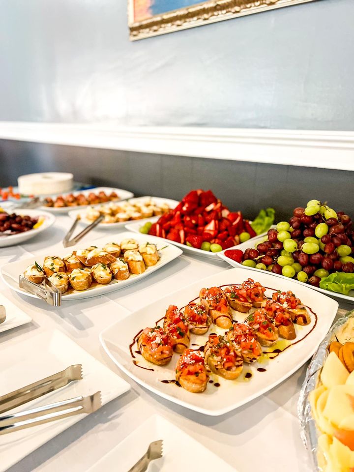 Vera Roma is the place to host all your major events!  We have a beautiful location that can seat up to 200 people and a customizable menu that will fit you and your guests. Call us at 860-482-1001 to discuss more details!